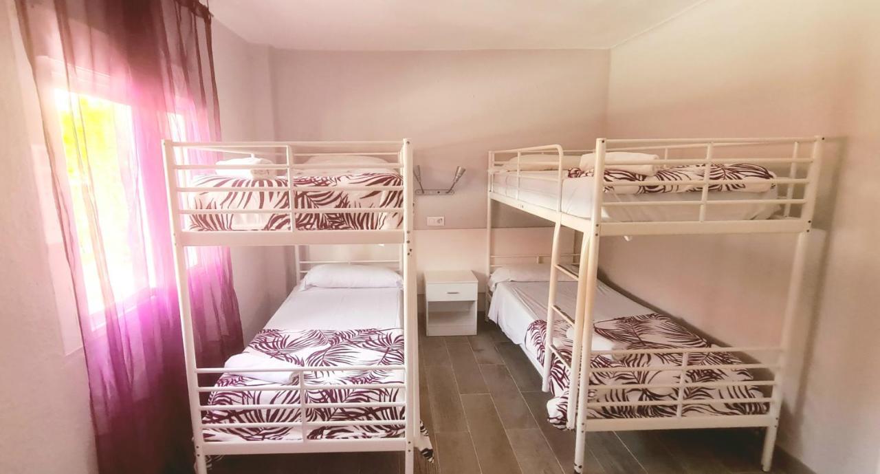 Hostal La Cabana Salou Bagian luar foto