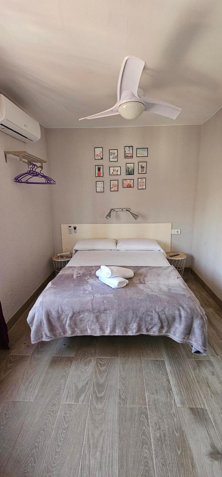 Hostal La Cabana Salou Bagian luar foto