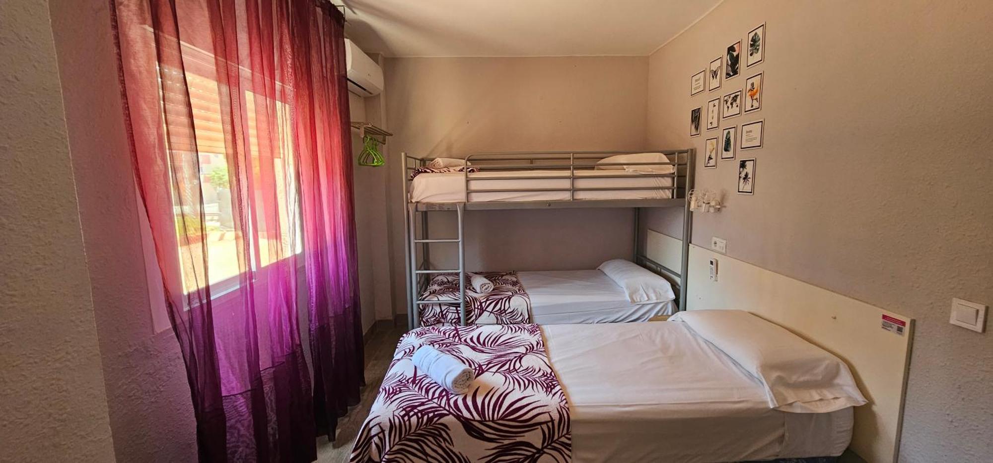 Hostal La Cabana Salou Bagian luar foto