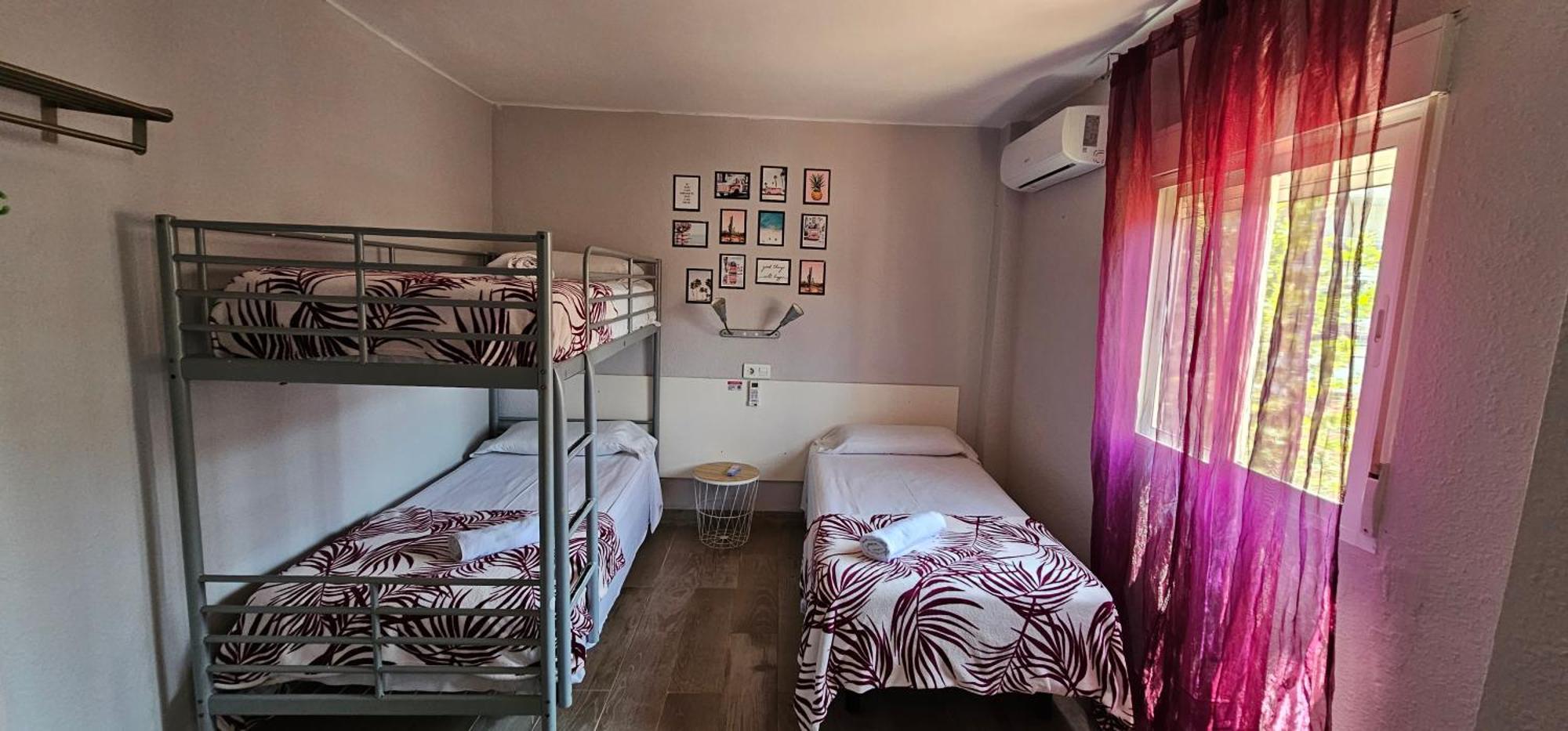 Hostal La Cabana Salou Bagian luar foto
